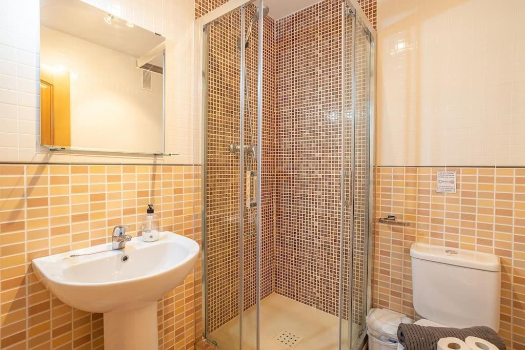 Penthouse With Jacuzzi And Spectacular Sea Views Leilighet Nerja Eksteriør bilde